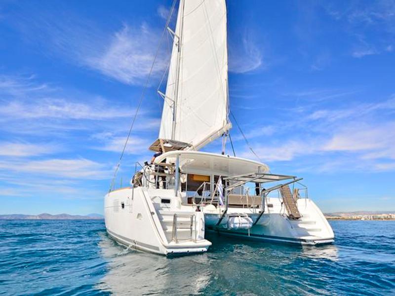 Book yachts online - catamaran - Lagoon 400S2 - GETAWAY - rent