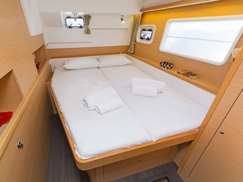 Book yachts online - catamaran - Lagoon 400S2 - GETAWAY - rent