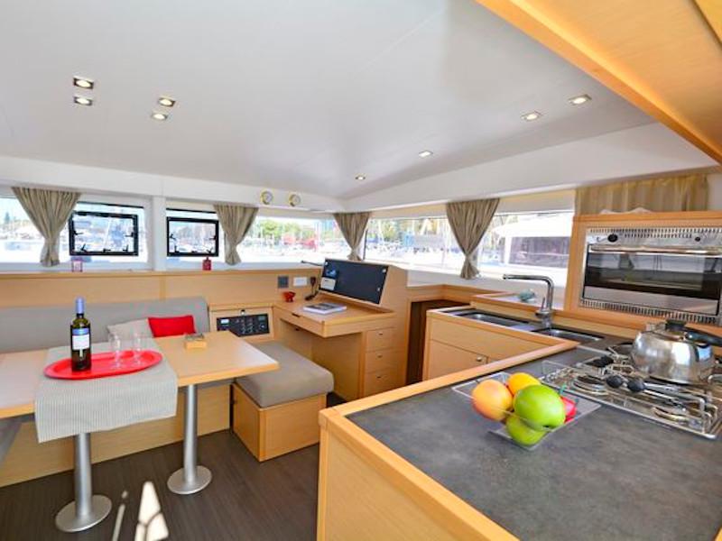 Book yachts online - catamaran - Lagoon 400S2 - GETAWAY - rent