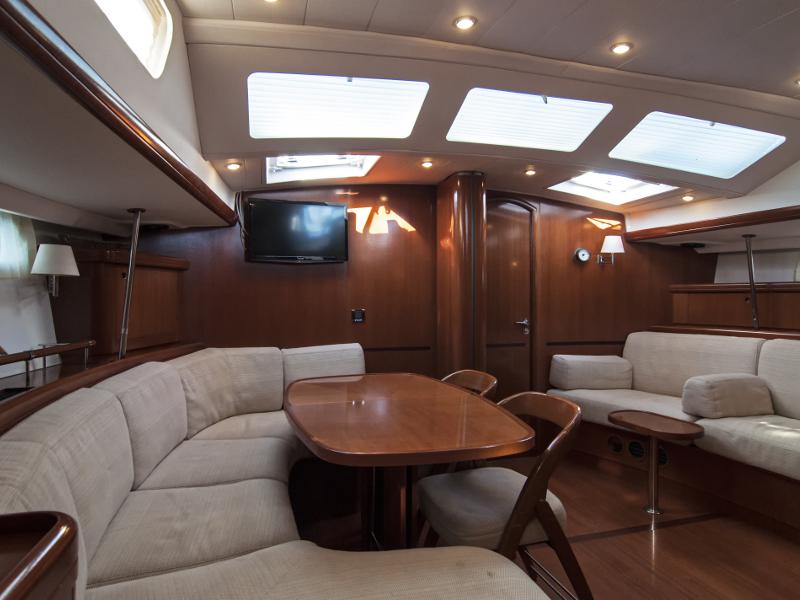 Book yachts online - sailboat - Beneteau 57 - Tajna - rent