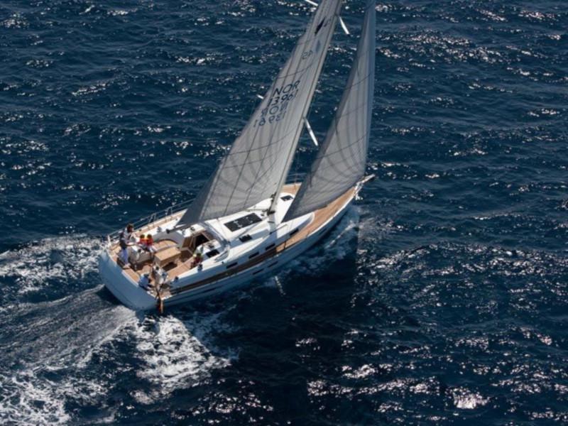 Book yachts online - sailboat - Bavaria Cruiser 45 - Šilo - rent