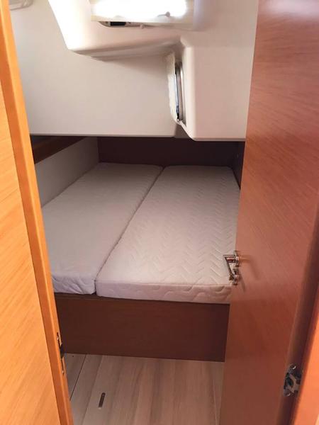 Book yachts online - sailboat - Sun Odyssey 519 -  6 cabs - MARINA - rent