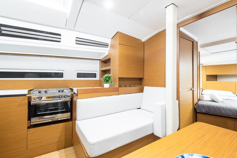 Book yachts online - sailboat - Sun Odyssey 410 - Irene - rent