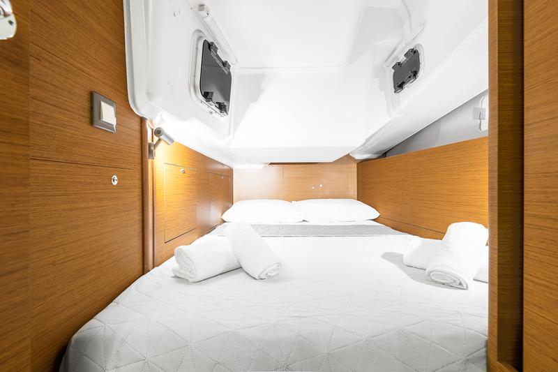 Book yachts online - sailboat - Sun Odyssey 410 - Irene - rent