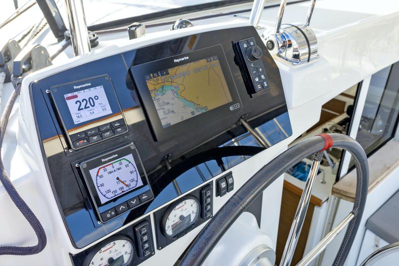 Book yachts online - catamaran - Lagoon 380 ( INVENTER ) - Tiny K. ( inverter-solar panels ) - rent