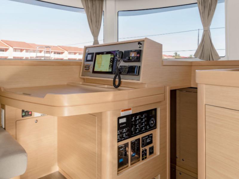 Book yachts online - catamaran - Lagoon 42 - Le Petit Sable - rent