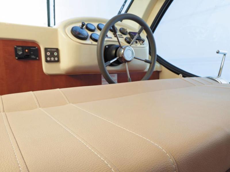 Book yachts online - motorboat - Estivale Quattro B - DAMPARIS FR - rent