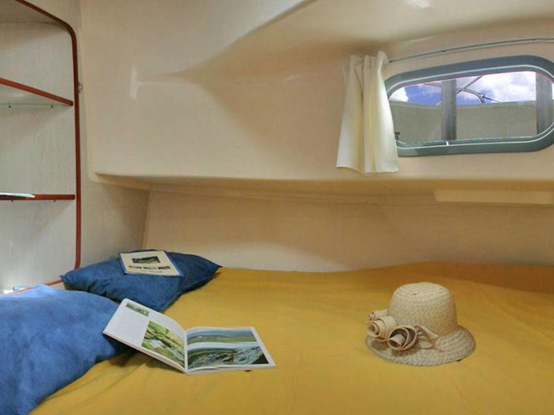 Book yachts online - motorboat - Confort 1100 - CONCERTO I FR - rent