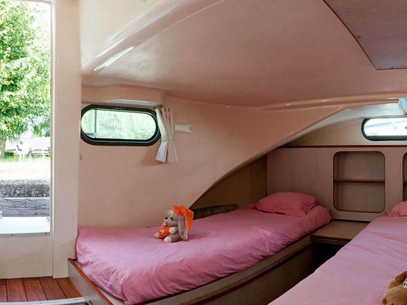 Book yachts online - motorboat - Confort 1350 B - HERIC FR - rent