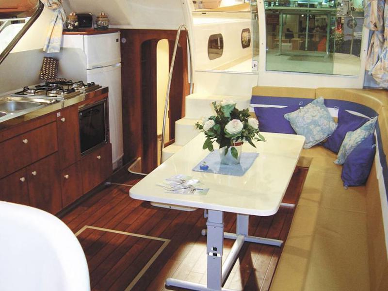 Book yachts online - motorboat - Confort 1100 - BELLAC FR - rent