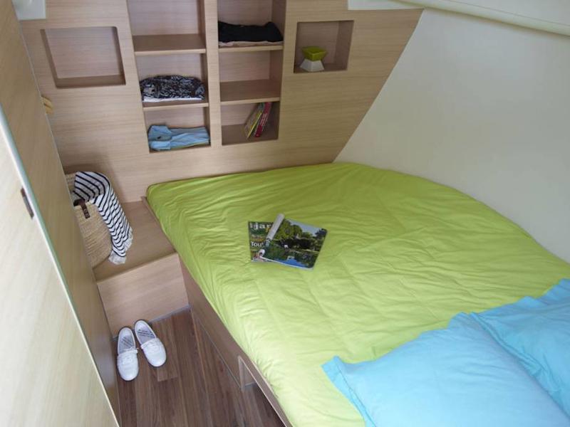 Book yachts online - motorboat - Sedan Primo - AURAY FR - rent