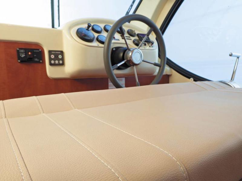 Book yachts online - motorboat - Estivale Quattro S - LORENTZEN FR - rent