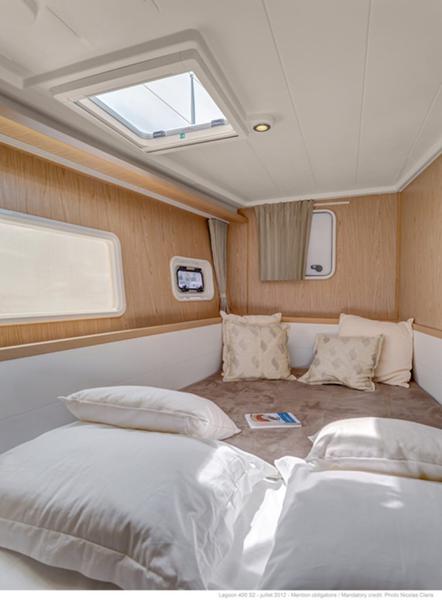 Book yachts online - catamaran - Lagoon 400 S2 - Vassiliki - rent