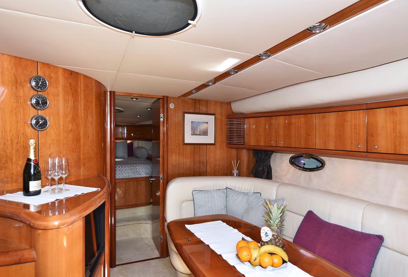 Book yachts online - motorboat - Camargue 50 - GOODLIFE - rent