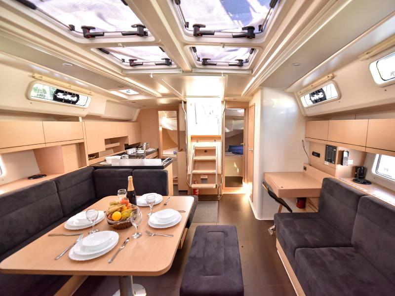 Book yachts online - sailboat - Hanse 458 - YASSICA - rent