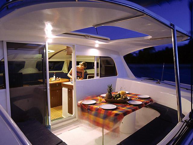 Book yachts online - catamaran - Nautitech 40 - Juliadesé - rent