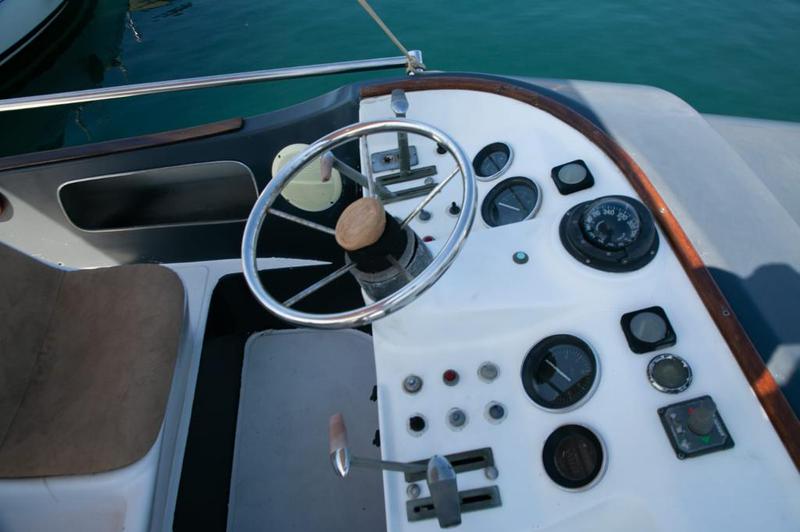 Book yachts online - motorboat - Riva 45 SuperAmerica - Hidra 1977 (Refit 2020) - rent