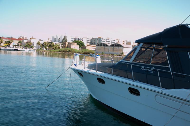 Book yachts online - motorboat - Riva 45 SuperAmerica - Hidra 1977 (Refit 2020) - rent
