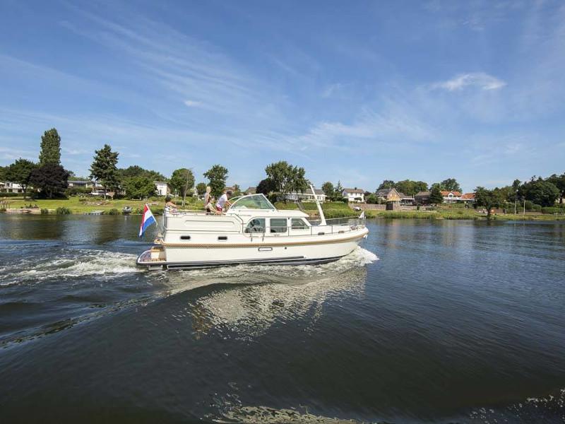 Book yachts online - motorboat - Linssen Grand Sturdy 35.0 AC - Stella - rent