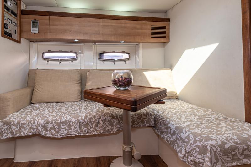 Book yachts online - motorboat - Sealine SC35 - Lara - rent