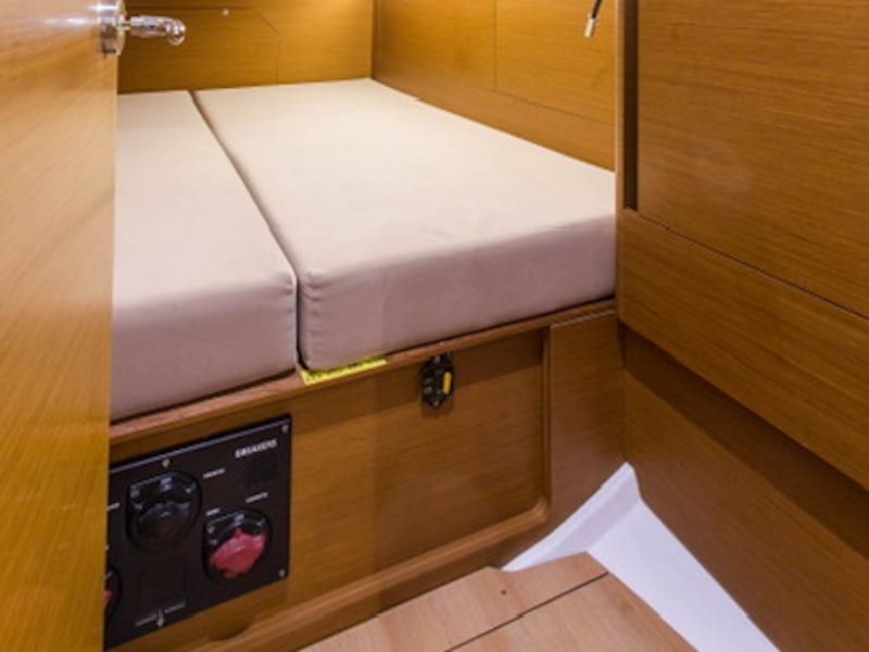 Book yachts online - sailboat - Sun Odyssey 440 - Ocean Song - rent