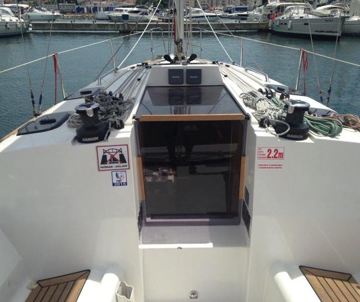 Book yachts online - sailboat - Elan 350 - VICTOR - rent