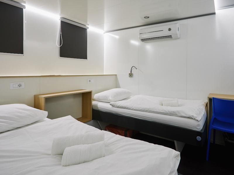 Book yachts online - motorboat - Motoryacht - Almissa - rent