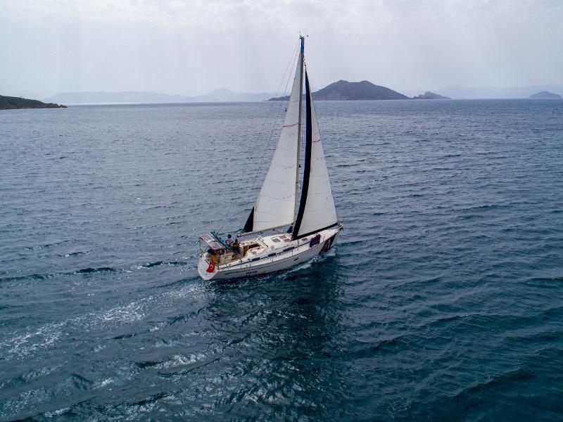Book yachts online - sailboat - Bavaria 38 Cruiser - Mavi Ada - rent