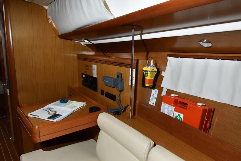 Book yachts online - sailboat - Sun Odyssey 42 i_2008 - SY_2052 - rent
