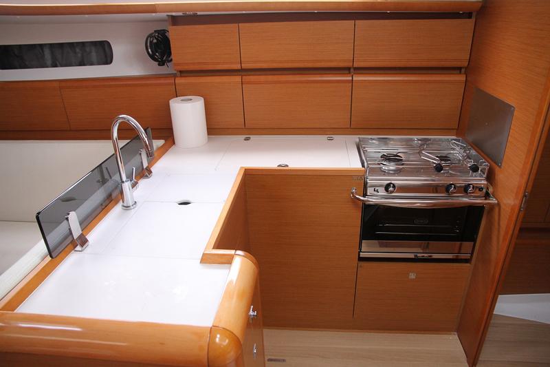 Book yachts online - sailboat - Sun Odyssey 439_2015 - SY_2046 - rent