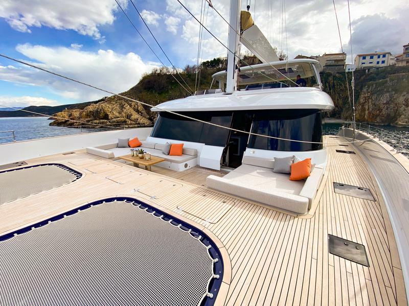 Book yachts online - catamaran - Sunreef 80 - Fantastic Too - rent