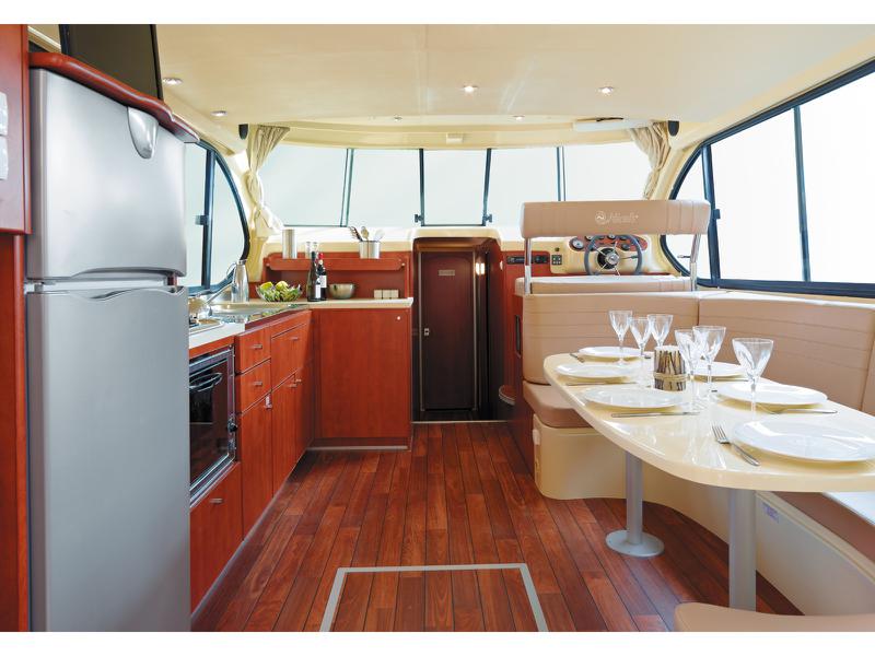 Book yachts online - motorboat - Estivale Sixto - LE CONSTANCE - rent