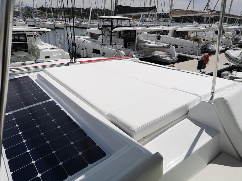 Book yachts online - catamaran - Bali 4.1-3 cab. ROLL MAINSAIL - LADY POLA  - rent