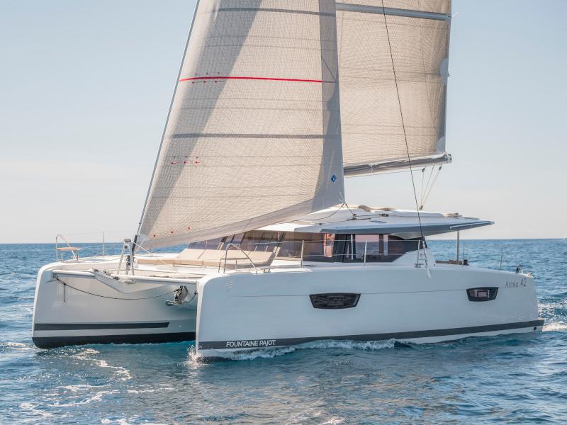 Book yachts online - catamaran - Astréa 42 - Mouse - rent