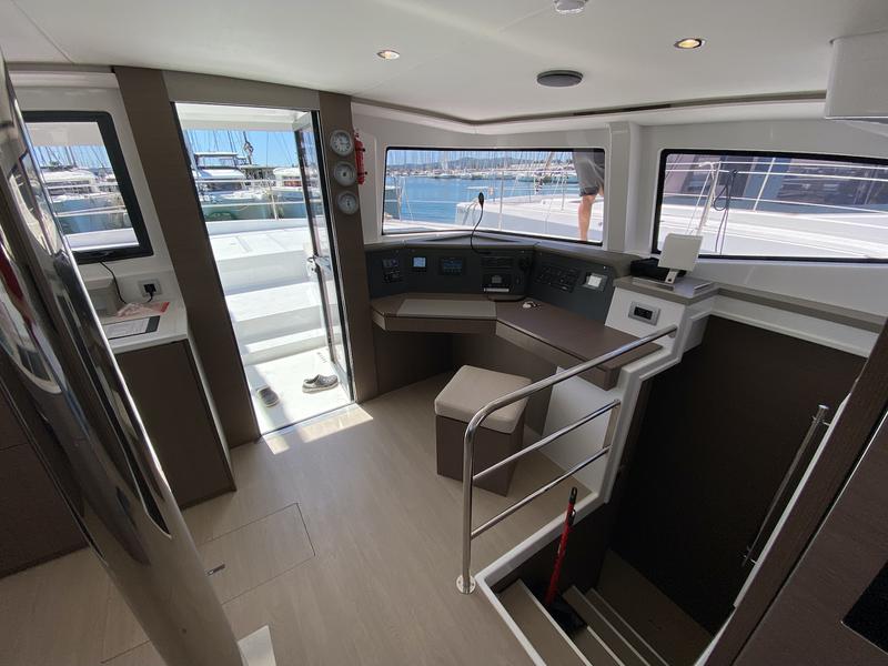 Book yachts online - catamaran - Bali 4.6 - Acrux - rent