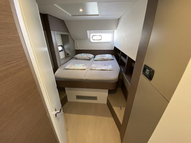 Book yachts online - catamaran - Bali 4.6 - Acrux - rent