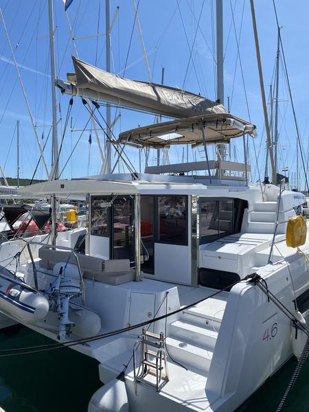 Book yachts online - catamaran - Bali 4.6 - Acrux - rent