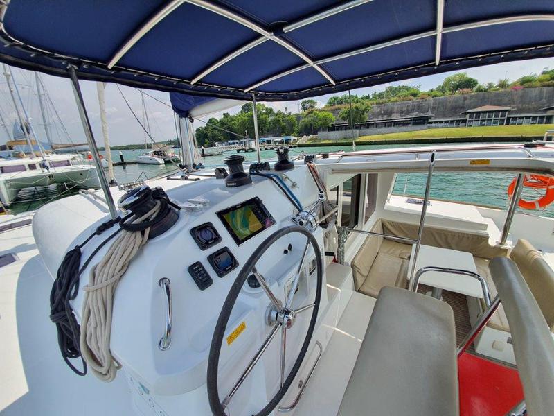 Book yachts online - catamaran - Lagoon 400 S2 Premium - Jimmy Blue - rent