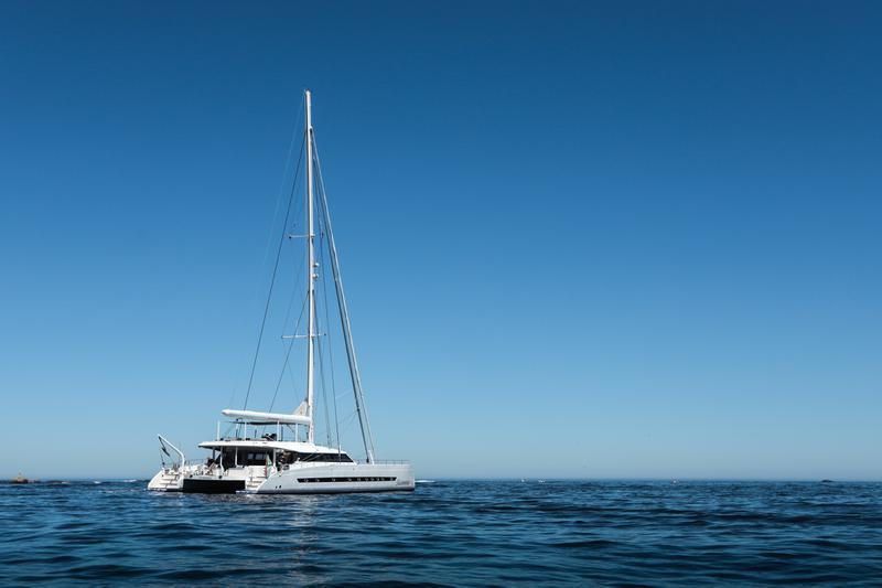 Book yachts online - catamaran - Open Ocean 740Performance - Skimmer - rent