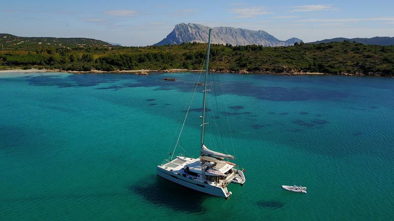 Book yachts online - catamaran - Lagoon 52F - MOJITO ex BE HAPPY - rent