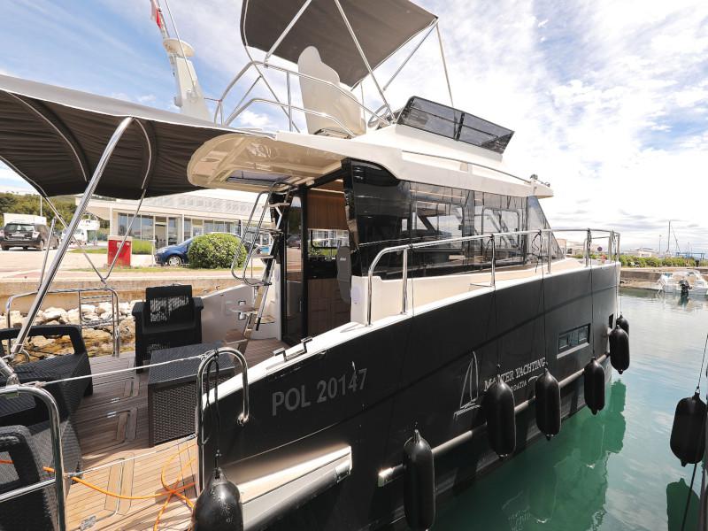 Book yachts online - motorboat - Futura 40 Grand Horizon - VESPUCCI - rent
