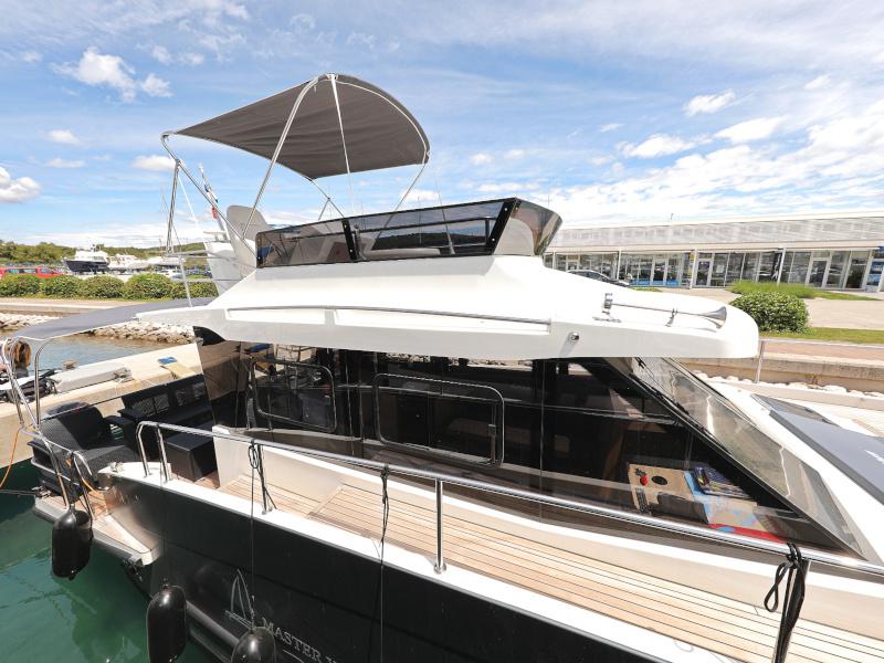 Book yachts online - motorboat - Futura 40 Grand Horizon - X COLUMBUS - rent