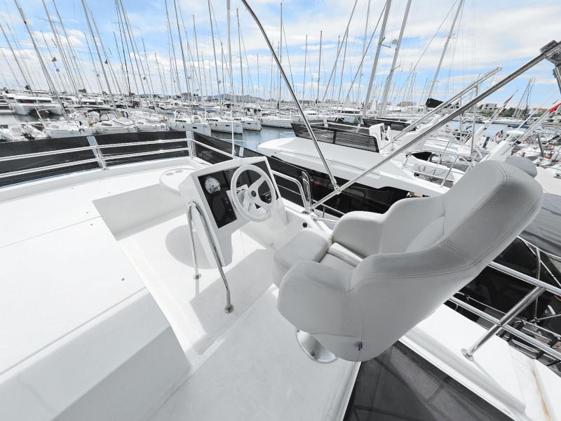 Book yachts online - motorboat - Futura 40 Grand Horizon - X COLUMBUS - rent
