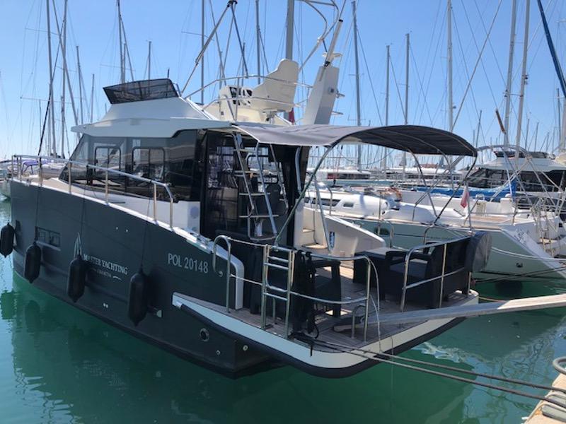 Book yachts online - motorboat - Futura 40 Grand Horizon - X MAGELLAN - rent