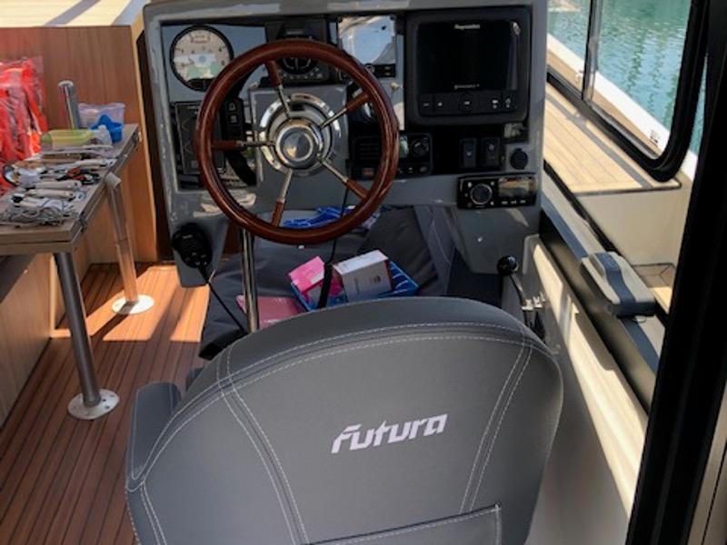 Book yachts online - motorboat - Futura 40 Grand Horizon - X MAGELLAN - rent