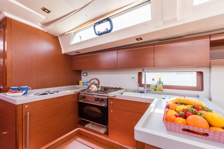 Book yachts online - sailboat - Oceanis 51.1 - ANNETTE -  AC and generator - rent