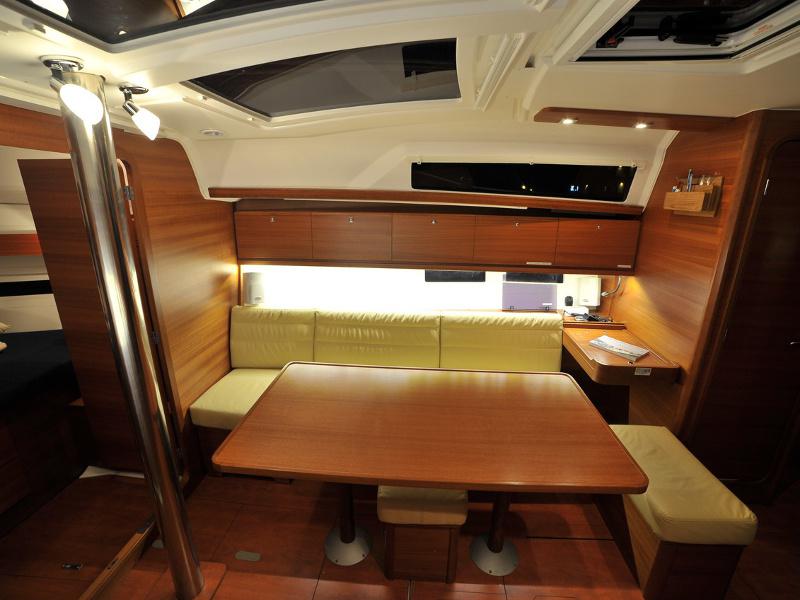 Book yachts online - sailboat - Dufour 382 Grand Large - Andreana - rent