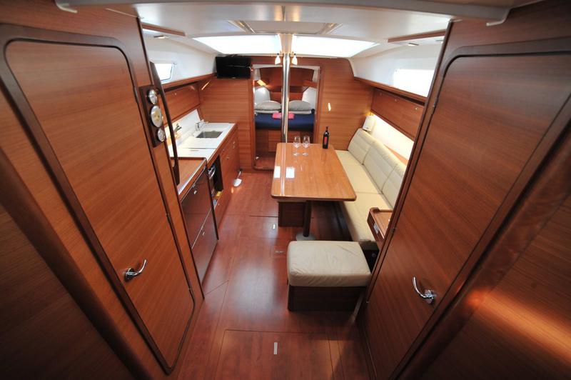 Book yachts online - sailboat - Dufour 382 Grand Large - Andreana - rent
