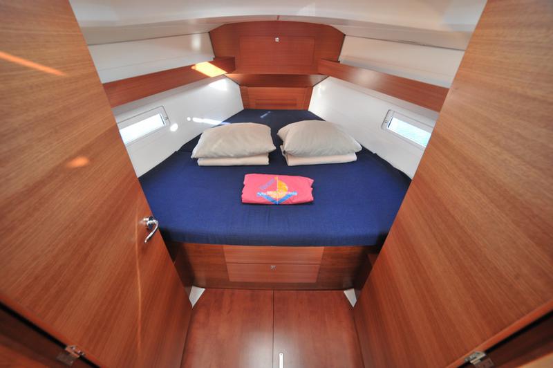 Book yachts online - sailboat - Dufour 382 Grand Large - Andreana - rent