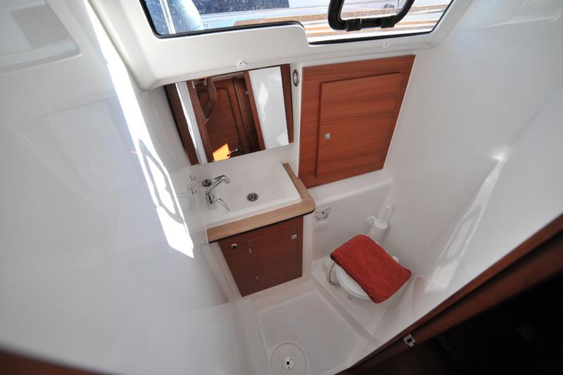 Book yachts online - sailboat - Dufour 382 Grand Large - Andreana - rent